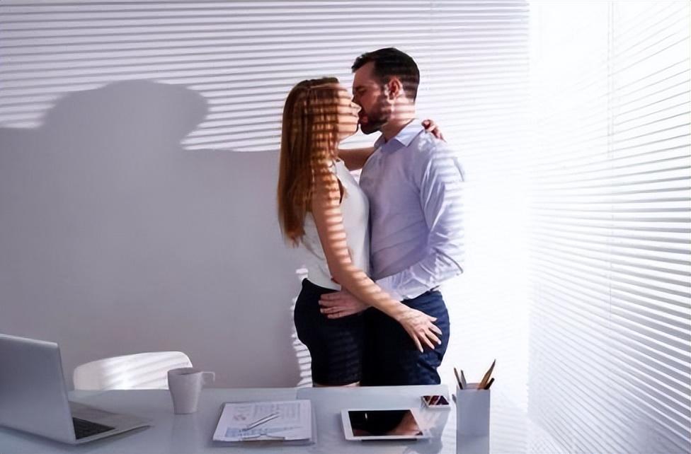 如何更好地处理办公室男女恋情关系