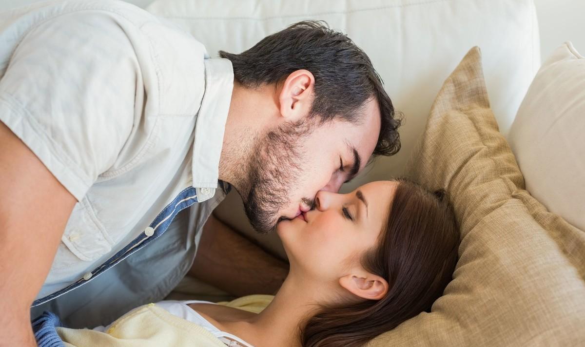情侣接吻时，男生把手放在女生的不同部位的含义解读